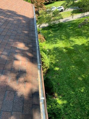 Before & After Gutter Cleaning in Danbury, CT (2)