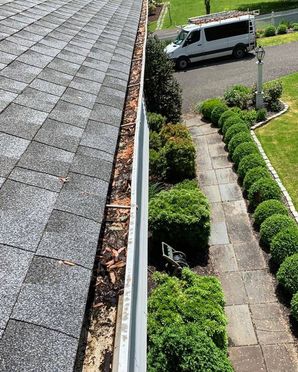 Before & After Gutter Cleaning in Brookfield, CT (2)