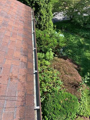 Before & After Gutter Cleaning in Danbury, CT (4)
