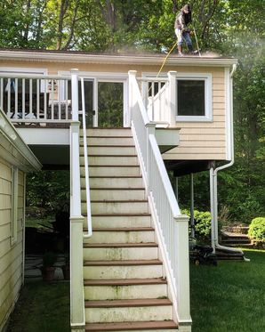 Before & After Pressure Washing in Ridgefield, CT (1)